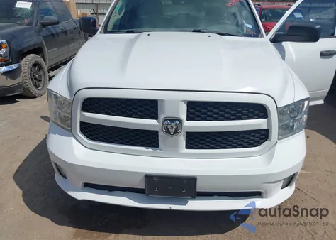 2017 Ram 1500 Express 4X2 6'4 Box из США, поврежденный, VIN 1C6RR6FG6HS514575